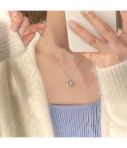 Necklace, Elegant & Versatile - Fashionable Niche Design Statement Piece